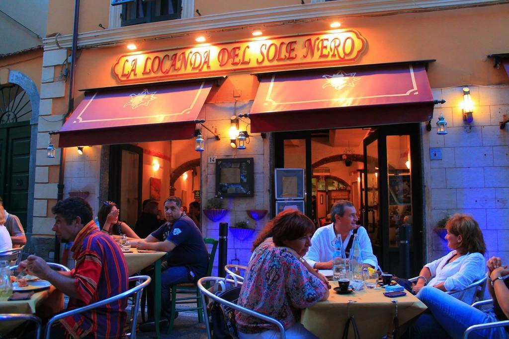 Locanda Del Sole Nero 圣特伦佐 外观 照片